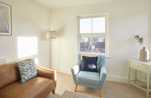 Whitby Casa | Osborne House in Whitby