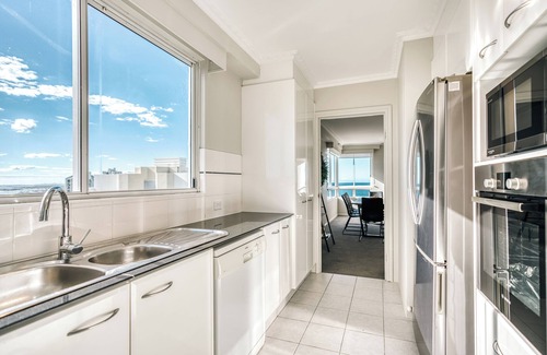 Main Beach Apartamento | Oscar on Main Resort - Habitación Superior de 3 camas con vista al mar
