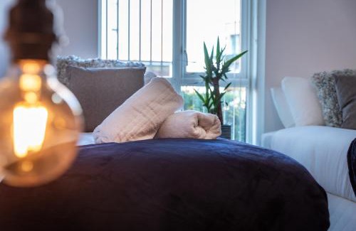 Reading Apartamento | Oscar Wilde Apartment