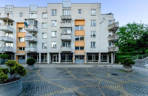 Krakow Apartamento | Osiedle Oświecenia Comfort Apartment by BookingHost