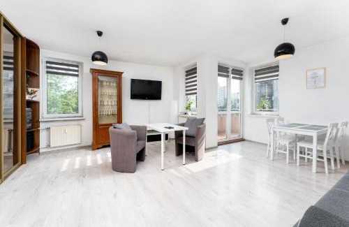 Krakow Apartamento | Osiedle Oświecenia Comfort Apartment by BookingHost