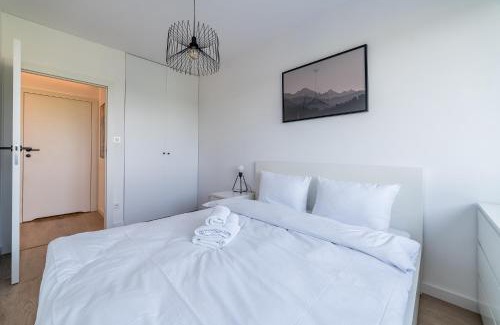 Suchy Las Apartamento | Osiedle Szafirowe Chic Apartment by BookingHost