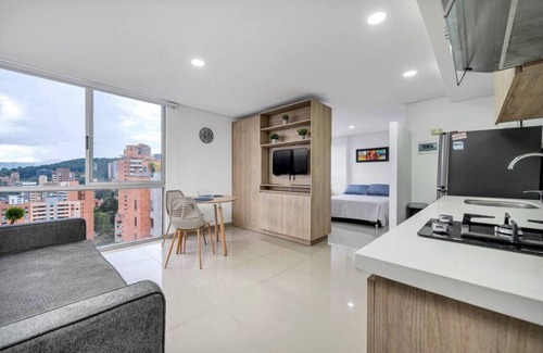 El Tesoro Apartamento | Oslo 2411 · New 24th floor Apt - city view