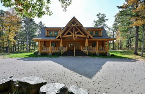 Hayward Casa | Osprey Lake Cabin home