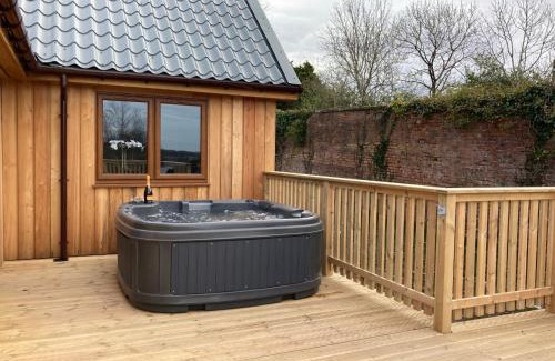 Newton Stewart Casa | Osprey Lodge 8 with Hot Tub