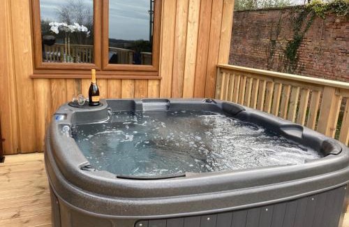 Newton Stewart Casa | Osprey Lodge 8 with Hot Tub