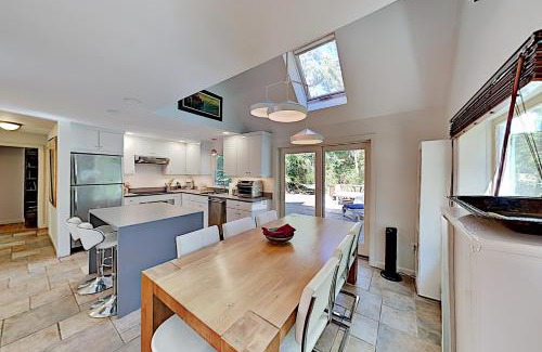 Dennis Casa | Osprey View Villa