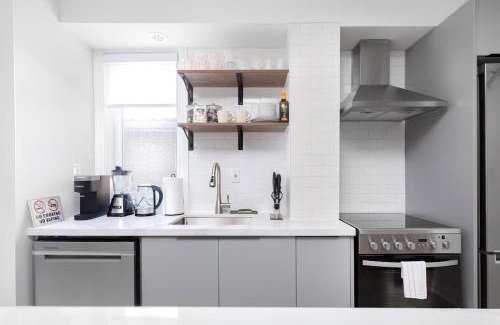 Brockton Village Apartamento | Ossington Oasis Modern Family Retreat