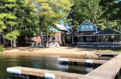 Waterboro Casa | Ossipee lake beach house, pet freindly