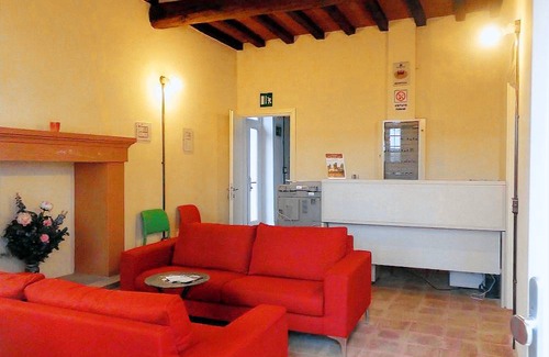 Casteldidone Hostal | Ostello Castello Mina Della Scala