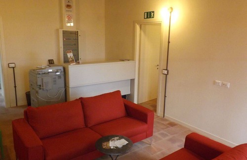 Casteldidone Hostal | Ostello Castello Mina Della Scala