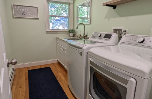 Osterville Casa | Beautifully renovated Osterville home, beach pass included
