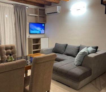 Melissopetra Casa | OSTRIA