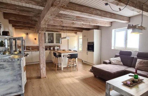 Jakobsdorf Casa | Ostseenahes Ferienhaus mit 3 Schlafzimmern und großem Naturgarten auf 6000 qm