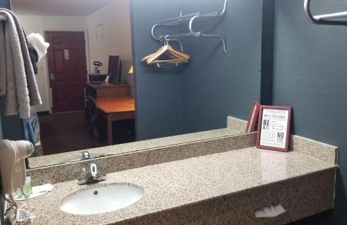 Stillwater Apartamento | OSU 2 Queen Beds Hotel Room 224 Hot Tub Booking