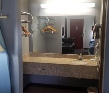 Stillwater Apartamento | OSU King Bed Hotel Room 109 Wi-Fi Booking