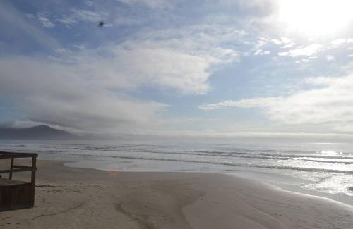 Castelo Branco Apartamento | Otimo apto com WiFi a 550m do mar em Itapema SC