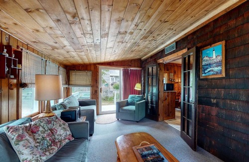 York Beach Casa | Otis Cottages