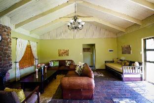 Otjiwarongo Cabina | Otjiwa Safari Lodge