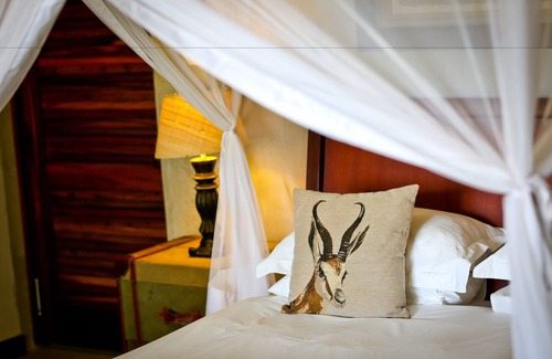 Otjiwarongo Cabina | Otjiwa Safari Lodge