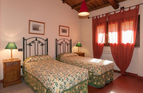 Otricoli Villa | Otricoli Villa Sleeps 8 Pool WiFi