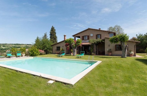 Otricoli Villa | Otricoli Villa Sleeps 8 Pool WiFi