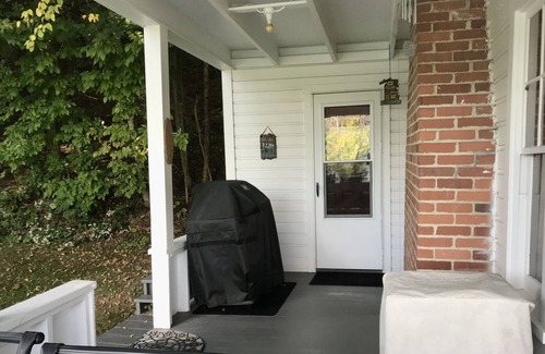 Cooperstown - Otsego Lake Cabaña | Otsego Lakefront Cottage - Sleeps 6