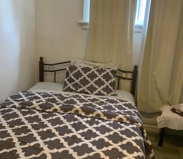 Sandy Hill Casa | Ottawa DownTown Rooms Steps To OttawaU