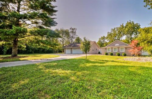 Bedford Casa | Ottawa Lake Home with BBQ and Patio, 15 Mi to Toledo
