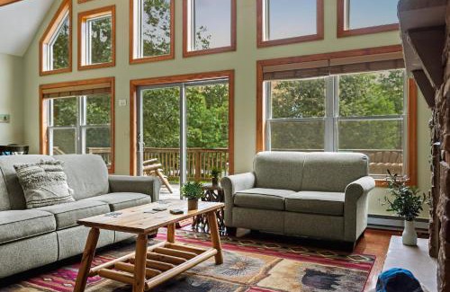 Albrightsville Casa | Otter Banks by AvantStay Sleeps 18 Hot Tub Views Game Room