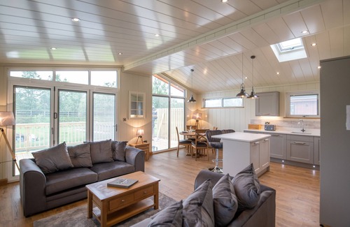 Gargrave Cabaña | Otter Lodge