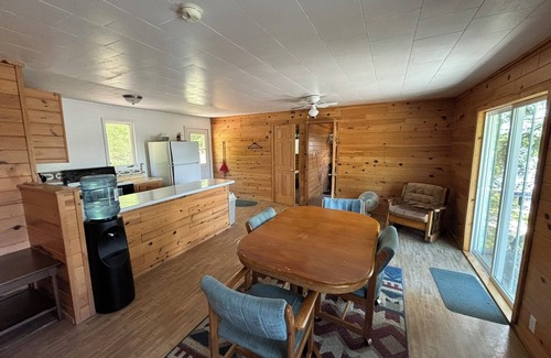 Rainy River District Cabina | Otters Cove - Cabin 4