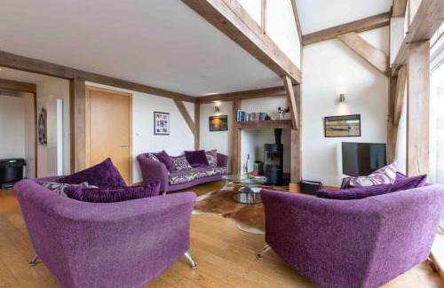 Malmesbury Casa | Otters Holt