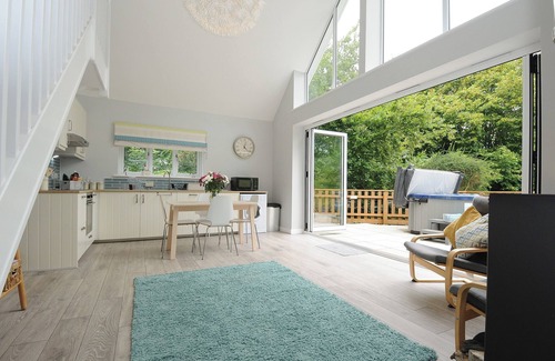 Littleham Cabaña | OTTERS LEAP, pet friendly, character holiday cottage in Bideford