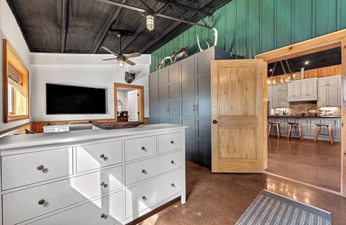 Fayetteville Casa | Ottobahn Farm, Quiet Farm Home on River 15 min from UofA