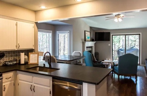 Mount Ida Condominio | Ouachita Weekender 2BR/2BA Condo, Mountain Harbor Resort on Lake Ouachita