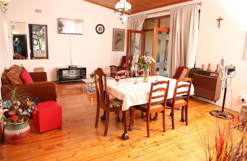 Oudtshoorn Casa | Oudtshoorn Homestay Accommodation