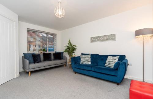 Lowestoft Casa | Oulton Broads New Build Holiday Home 3 Bedroom- 3 Bathroom with Free Parking