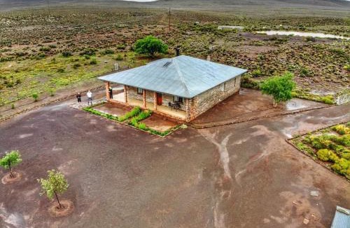 Karoo Hoogland Casa | Oupoort Eco & Guest Farm - Sutherland - Middelpos