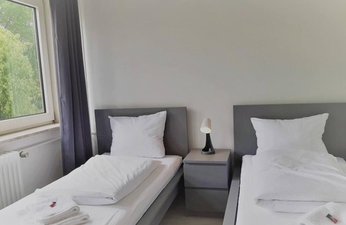 Bramfeld Apartamento | Our apartment no. 4 is located in our apartment house Haldesdorfer Straße and is quietly located to the back of the building, perfect for the small family.