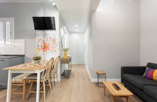 El Parc i la Llacuna del Poblenou Apartamento | Our apartment offers the best of both worlds — easy access to the city's vibrant highlights and a quiet escape to unwind.
