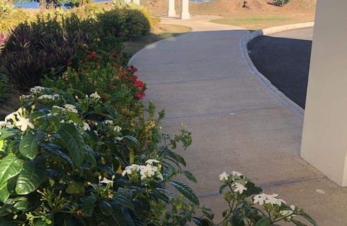 Portmore Apartamento | Our beautiful property boast a swimming pool, private beach , basketball court .