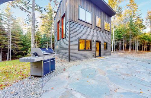 Lamoine Casa | Our Cottage & Our Barn