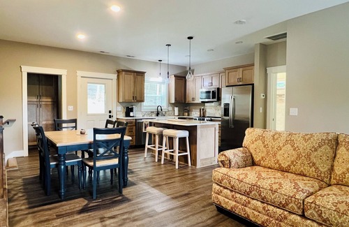 West Jefferson Casa | Our Cozy Escape - West Jefferson, NC