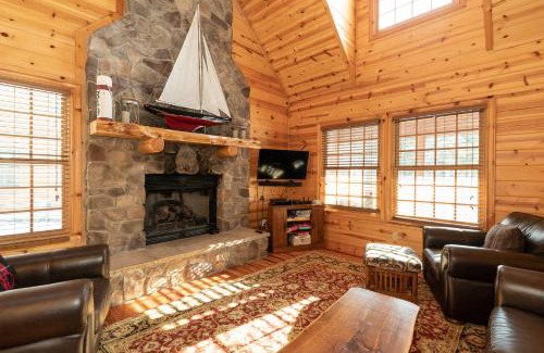 Saugatuck Casa | Our Get Aweigh - Cabin Retreat - private hot tub - community pool - Goshorn Lake Access