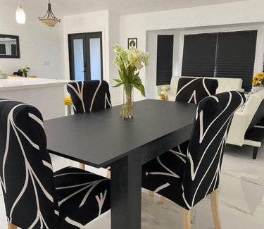 San Carlos Park Casa | Our Happy Place - Cozy 3bd 2ba home with heated pool