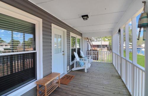 Deep Hole Casa | Our Happy Place - Pet friendly & waterfront!