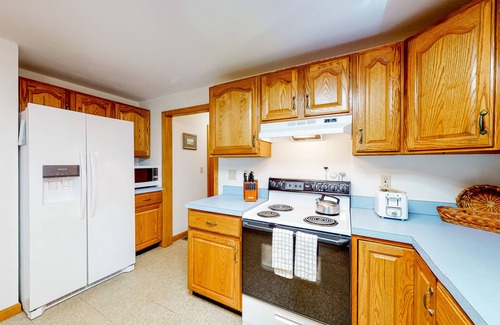 West Falmouth Casa | Our House in West Falmouth | House in Falmouth with private beach access