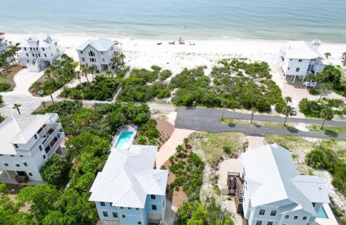 Plantation Casa | Our Kind of Paradise Pool-Pet Friendly- Sleeps 12
