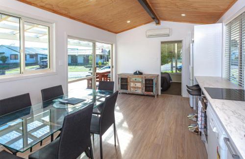 Whangamata Casa | Our Kiwi Whanga Bach - Whangamata Holiday Home